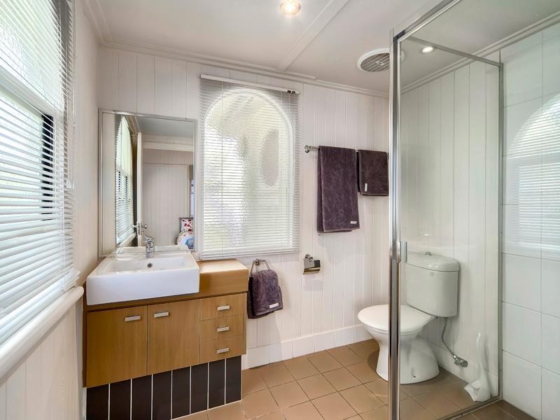 18 Frodsham Street, Albion QLD 4010