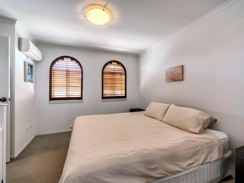 2/139 Pring Street, Hendra QLD 4011