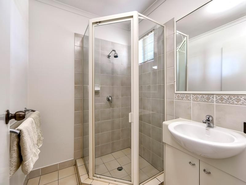 2/139 Pring Street, Hendra QLD 4011