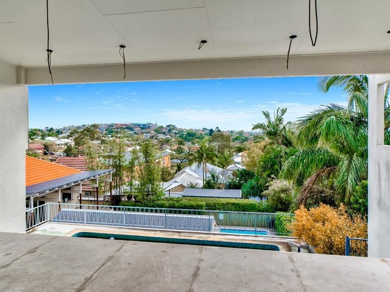 4 Windermere Road, Hamilton QLD 4007