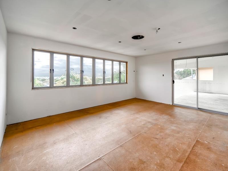 4 Windermere Road, Hamilton QLD 4007