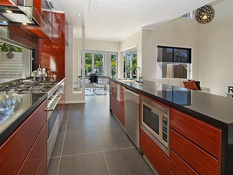 22 Pleystowe Crescent, Hendra QLD 4011