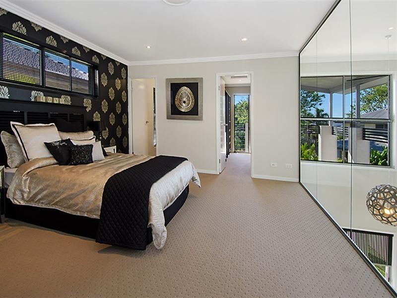 22 Pleystowe Crescent, Hendra QLD 4011