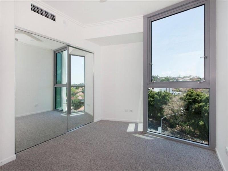 30601/2 Harbour Road, Hamilton QLD 4007