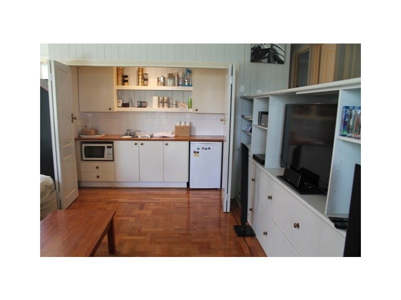 17 Tarranalma Avenue, Clayfield QLD 4011