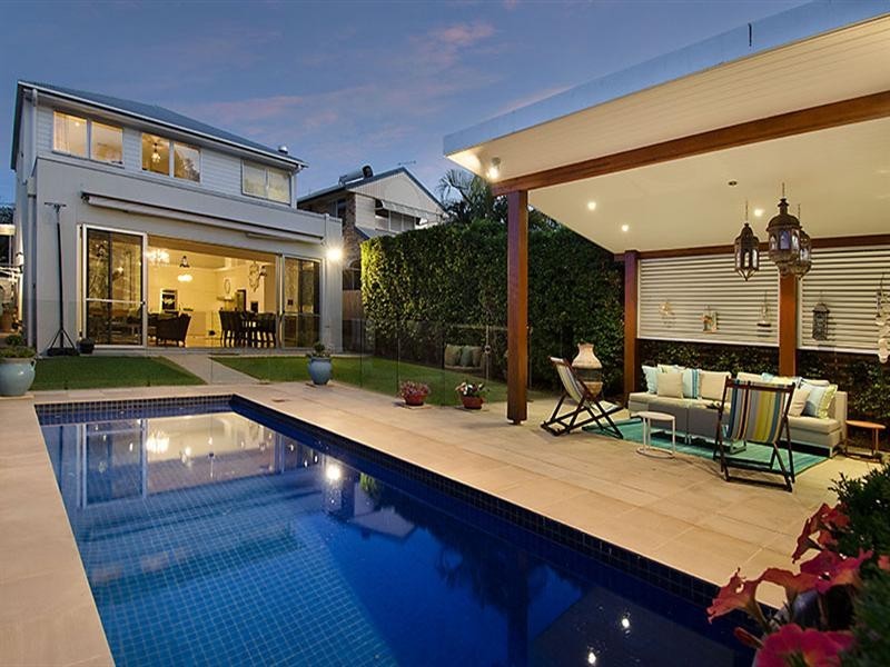 8A Doncaster Street, Hendra QLD 4011