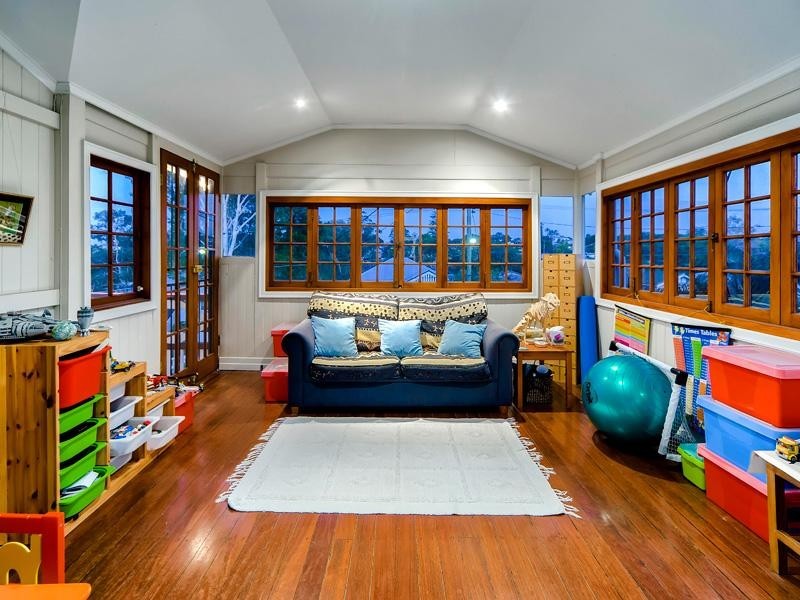 38 Gilbert Road, Windsor QLD 4030