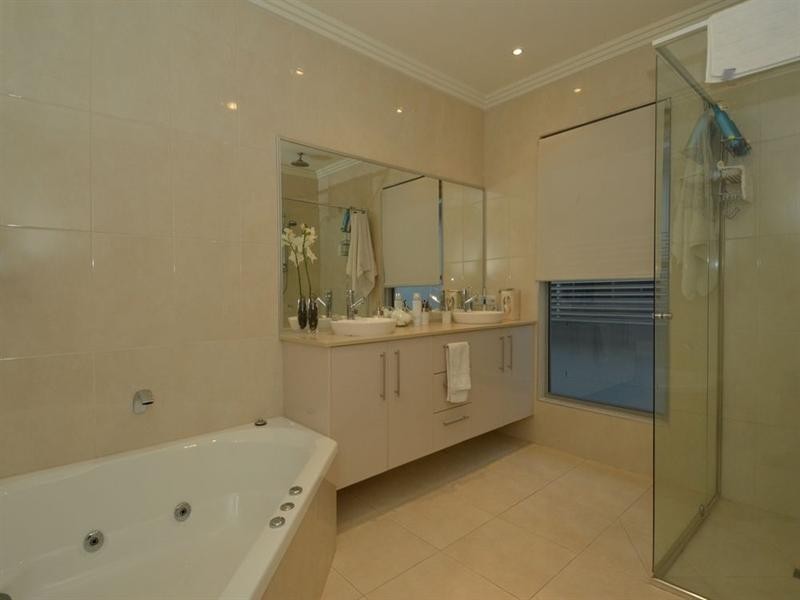 59 Liverpool Road, Clayfield QLD 4011