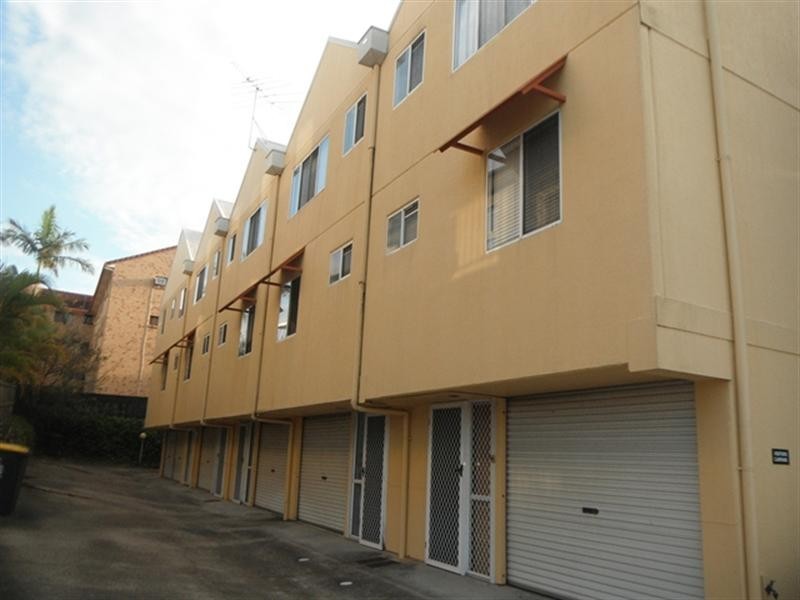 4/52 Hows Road, Nundah QLD 4012