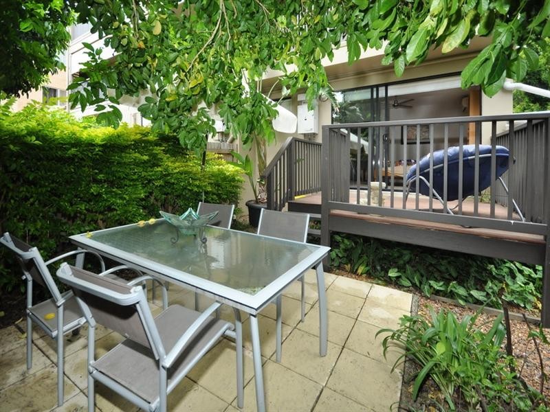 2/56 Montpelier Street, Clayfield QLD 4011