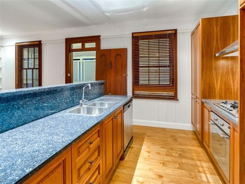 112 Bradley Street, Spring Hill QLD 4000