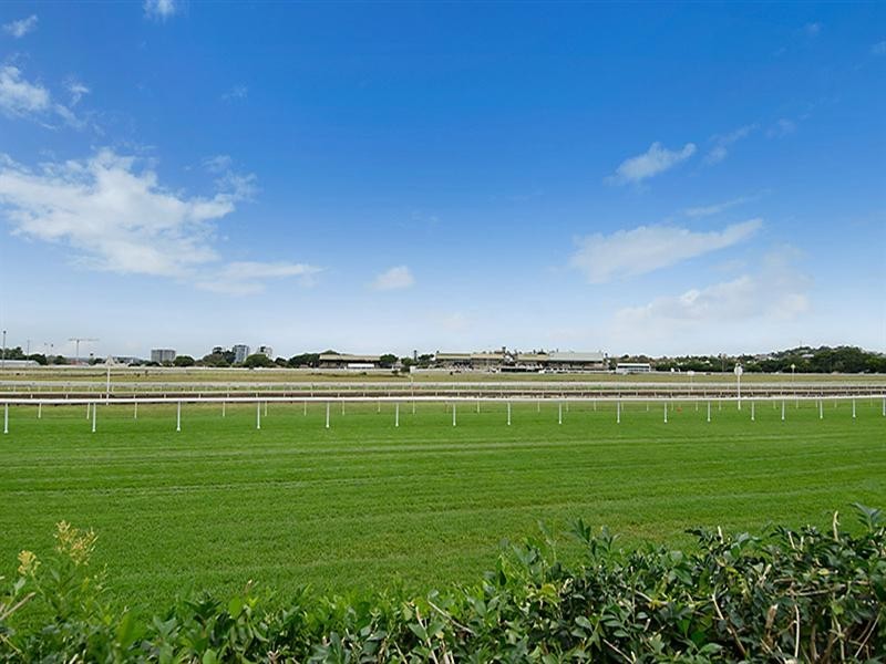 92 Mein Street, Hendra QLD 4011