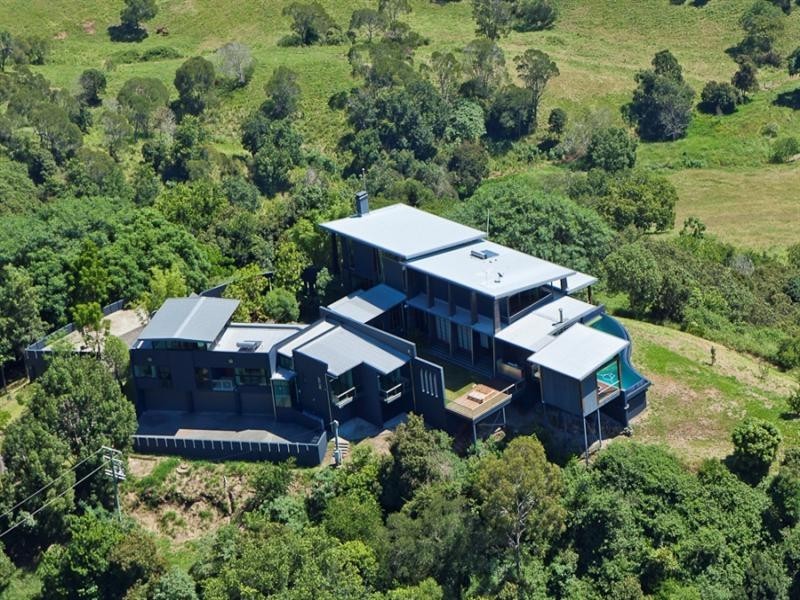 948 Mt Nebo Road, Jollys Lookout QLD 4520