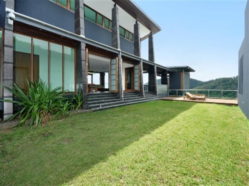948 Mt Nebo Road, Jollys Lookout QLD 4520