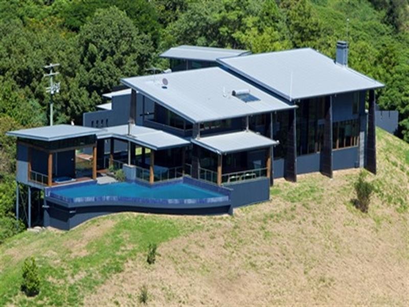 948 Mt Nebo Road, Jollys Lookout QLD 4520