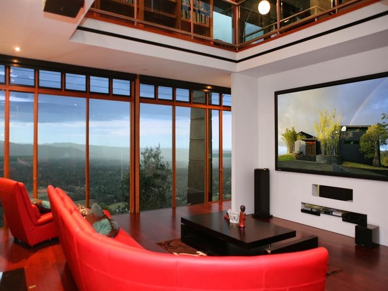 948 Mt Nebo Road, Jollys Lookout QLD 4520