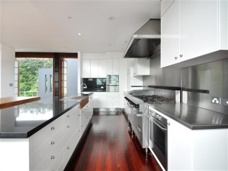 948 Mt Nebo Road, Jollys Lookout QLD 4520