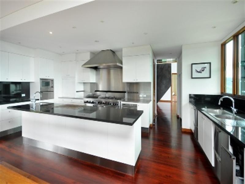 948 Mt Nebo Road, Jollys Lookout QLD 4520