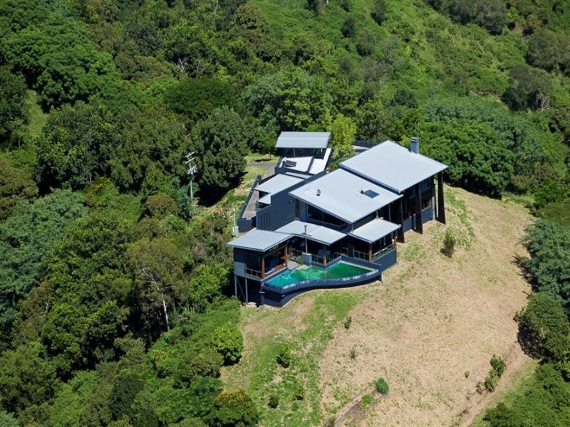 948 Mt Nebo Road, Jollys Lookout QLD 4520