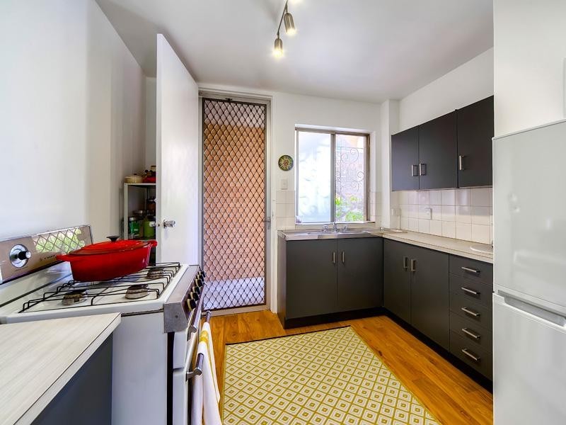 2/28 Riverview Terrace, Hamilton QLD 4007