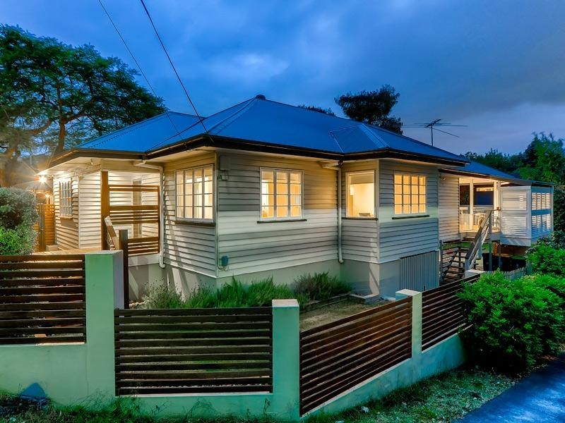 19 Gilbert Road, Windsor QLD 4030