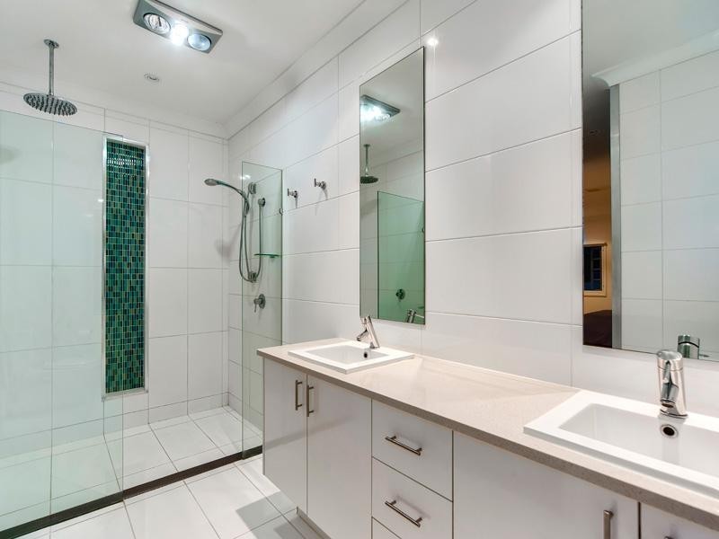 19 Gilbert Road, Windsor QLD 4030