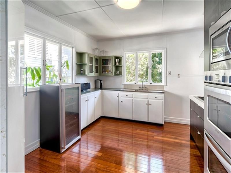 11 Bank Street, Windsor QLD 4030
