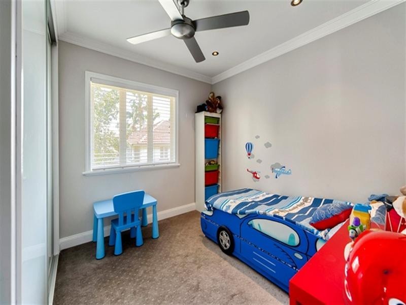 11 Bank Street, Windsor QLD 4030