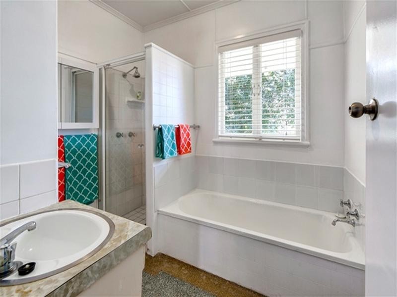 11 Bank Street, Windsor QLD 4030