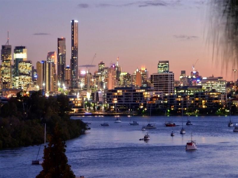 32 Crescent Road, Hamilton QLD 4007