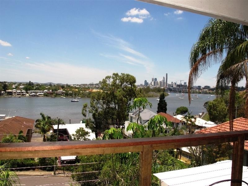 32 Crescent Road, Hamilton QLD 4007