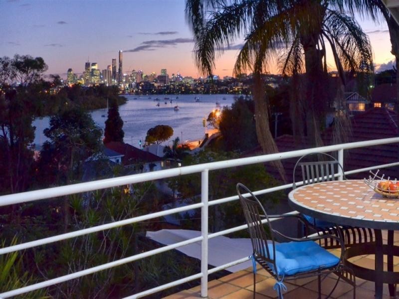 32 Crescent Road, Hamilton QLD 4007