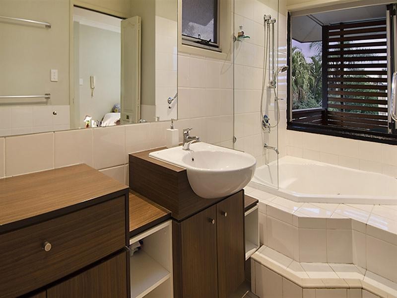 23 Blake Street, Wooloowin QLD 4030