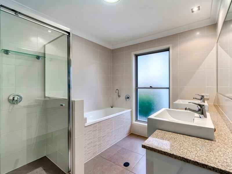 110 Mein Street, Hendra QLD 4011