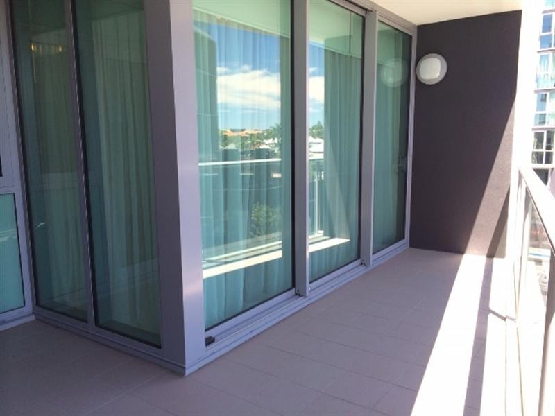 10301/8 Harbour Road, Hamilton QLD 4007