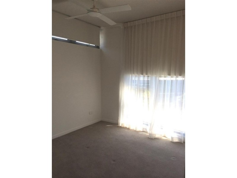 10301/8 Harbour Road, Hamilton QLD 4007