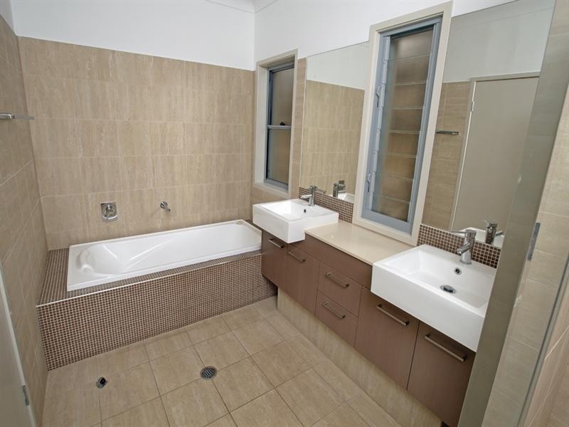 32A Taylor Street, Balmoral QLD 4171