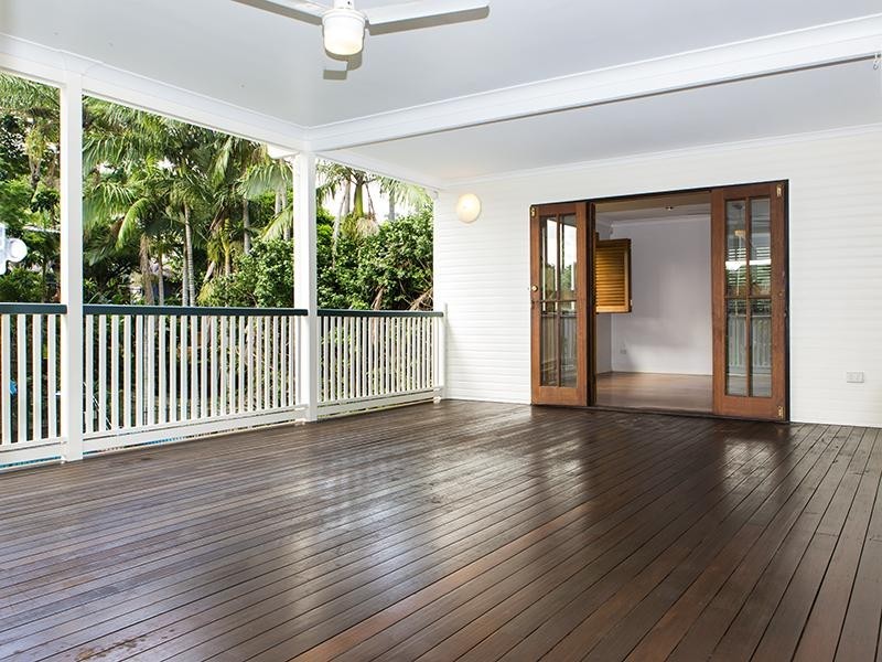 24 Joynt Street, Hamilton QLD 4007