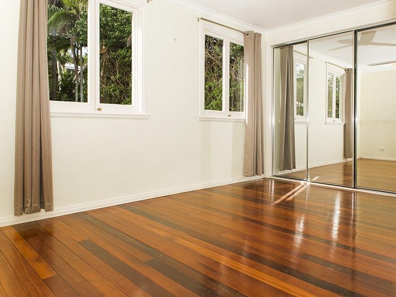 24 Joynt Street, Hamilton QLD 4007