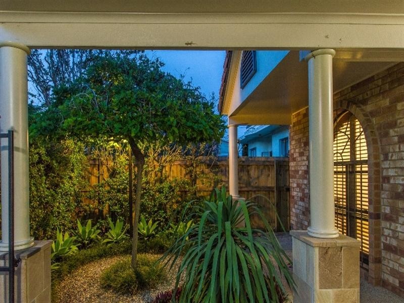 39 Sparkes Avenue, Hamilton QLD 4007