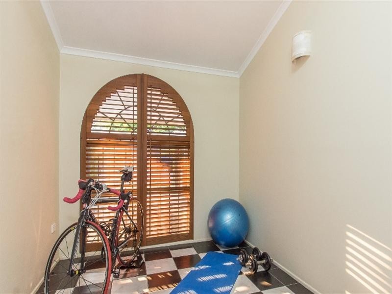 39 Sparkes Avenue, Hamilton QLD 4007