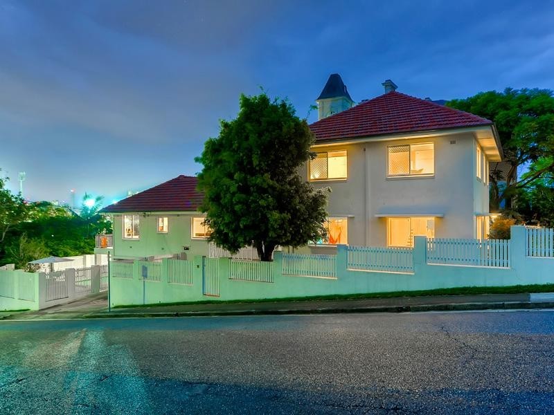 11 Queens Road, Hamilton QLD 4007