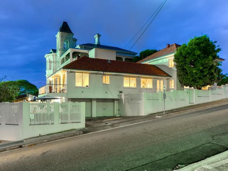 11 Queens Road, Hamilton QLD 4007