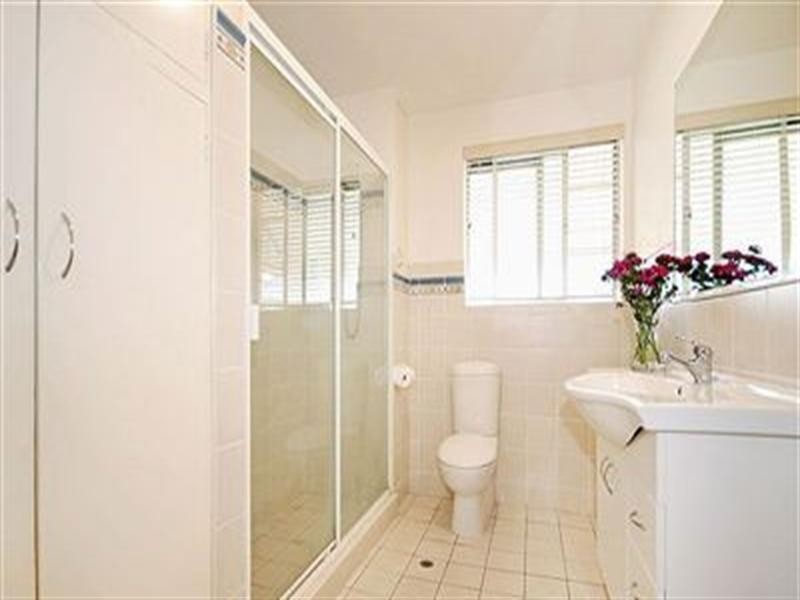 2/17 Moynihan Street, Ascot QLD 4007