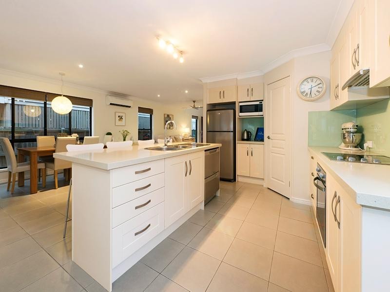 10 Almond Street, Northgate QLD 4013