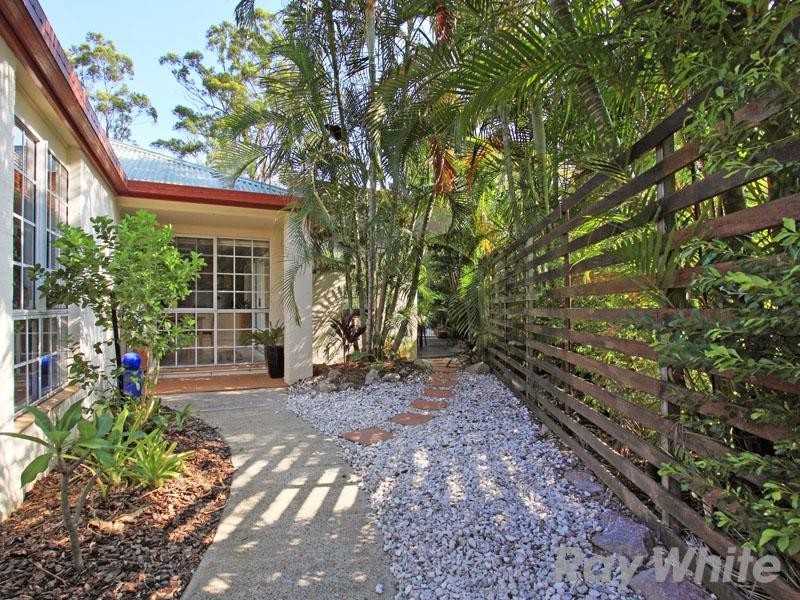 10 Amanda Place, Bridgeman Downs QLD 4035