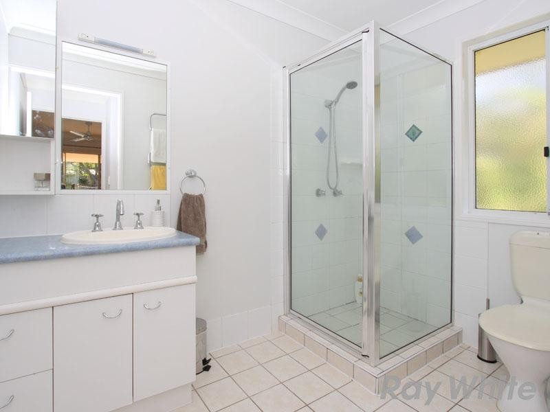 10 Amanda Place, Bridgeman Downs QLD 4035