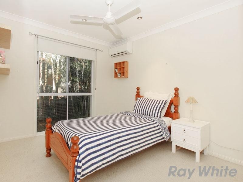 10 Amanda Place, Bridgeman Downs QLD 4035