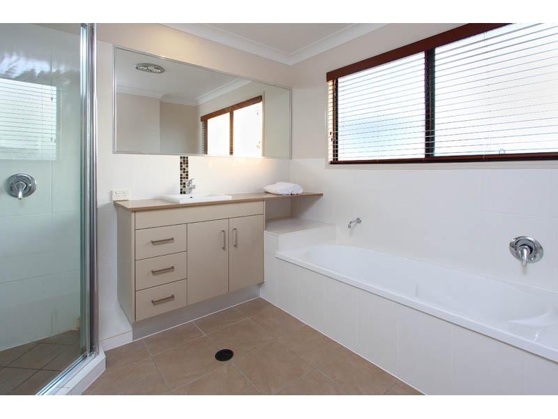 16 Travorten Drive, Bridgeman Downs QLD 4035