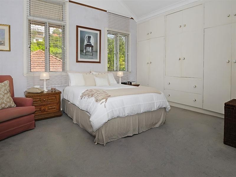 22 Crescent Road, Hamilton QLD 4007